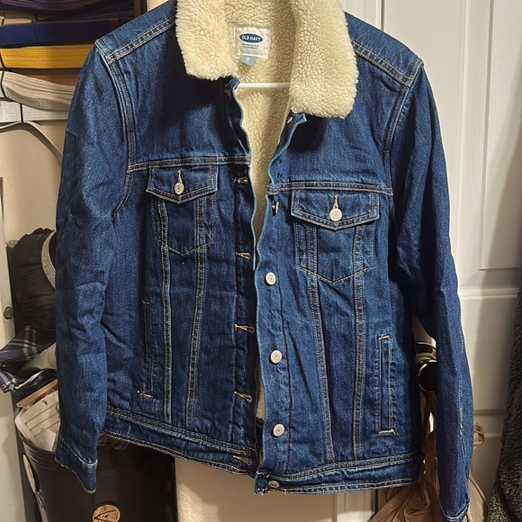 Old Navy Jackets & Blazers - BRAND NEW Sherpa lined jean jacket